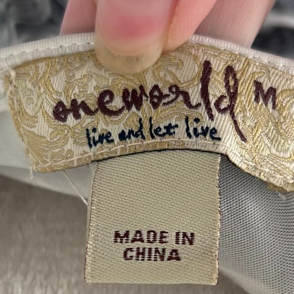 One World V-neck Tank Top - Picture 4 of 4